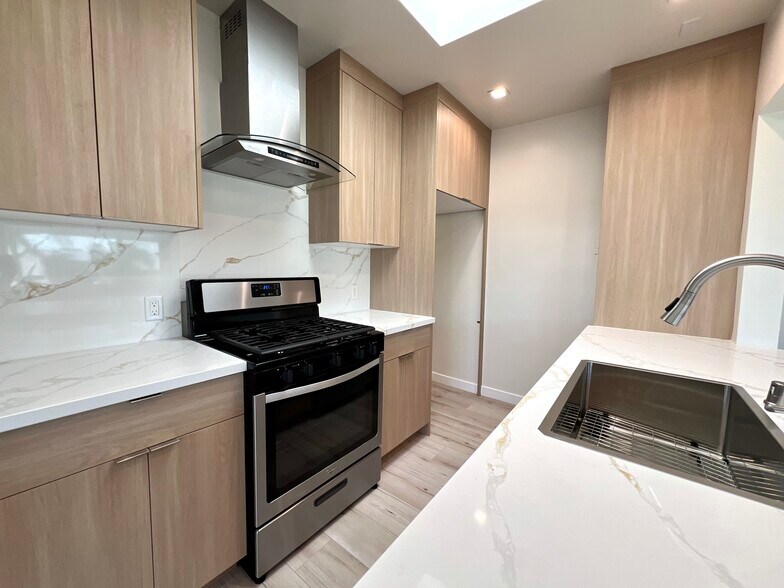 More Photos Of 3511 Market St, Glendale Office Residential For Lease