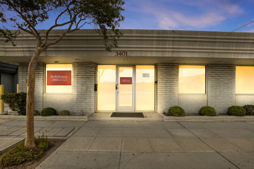 More Photos Of 3401 Winona Ave, Burbank Warehouse For Sale