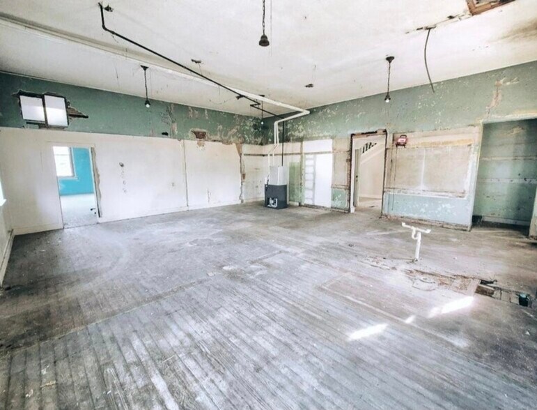 More Photos Of 85 N Main St, Walton Apartments For Sale