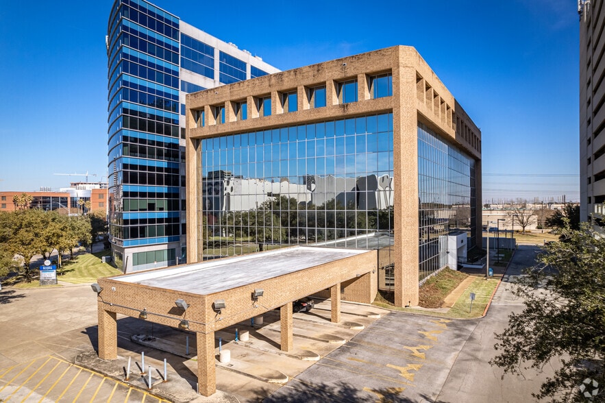 More Photos Of 7505 Fannin St, Houston Medical For Lease