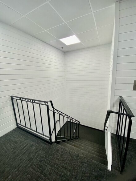 More Photos Of 415 Silas Deane Hwy, Wethersfield Office For Lease