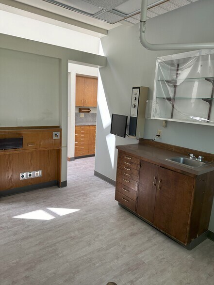 More Photos Of 3628 Meridian St, Bellingham Medical For Sale