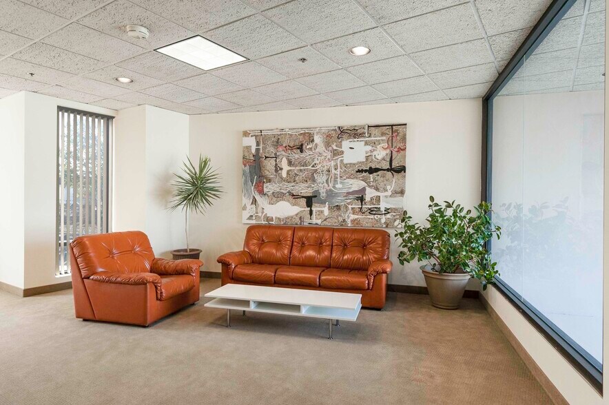 More Photos Of 333 North Ave, Wakefield Office For Lease