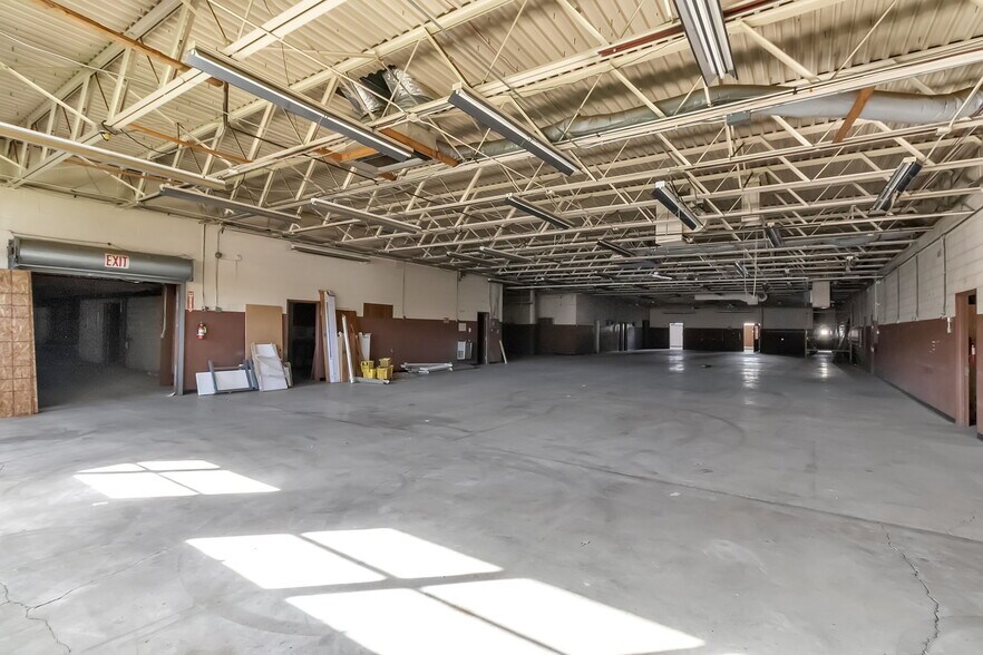 More Photos Of 550 Fillmore Ave, Tonawanda Light Distribution For Sale