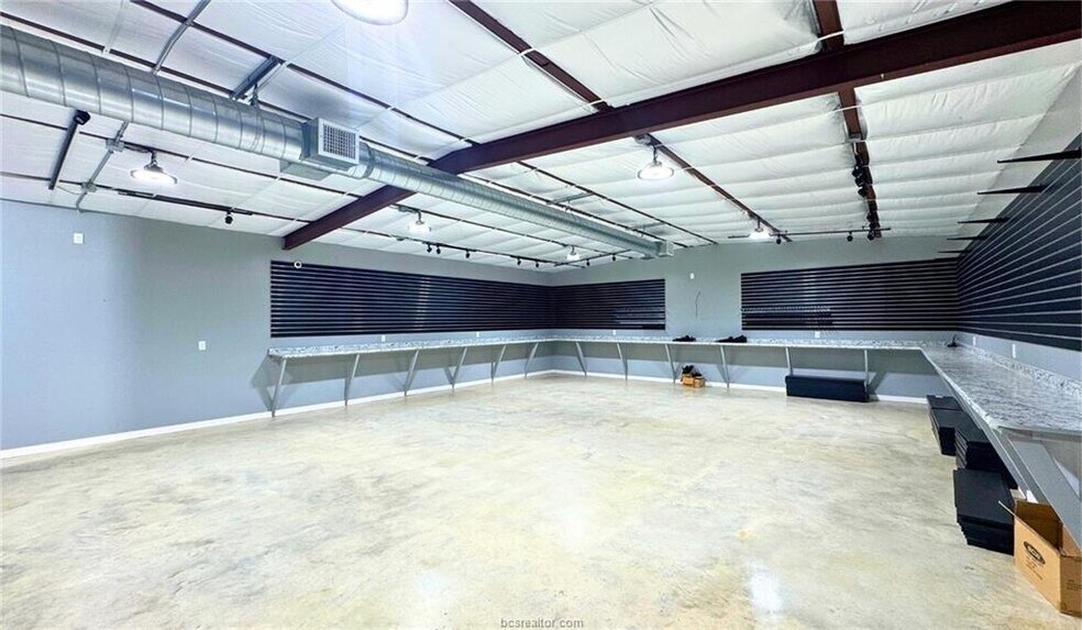 More Photos Of 409 N Stone St, Caldwell Flex For Lease