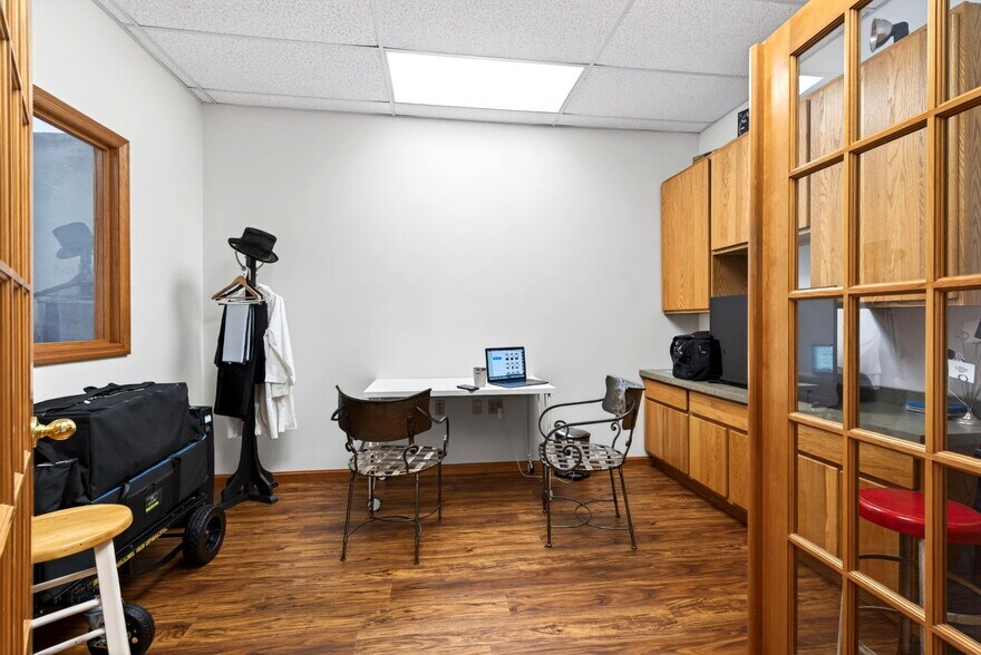 More Photos Of 1964 N Lakeman Dr, Bellbrook Medical For Sale