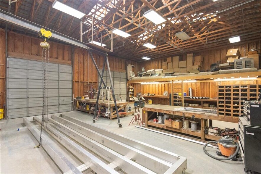 More Photos Of 10509 Old Manchaca Rd, Austin Warehouse For Lease