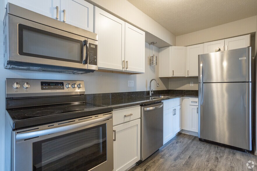 More Photos Of 5530 Kaynorth Rd, Lansing Apartments For Sale