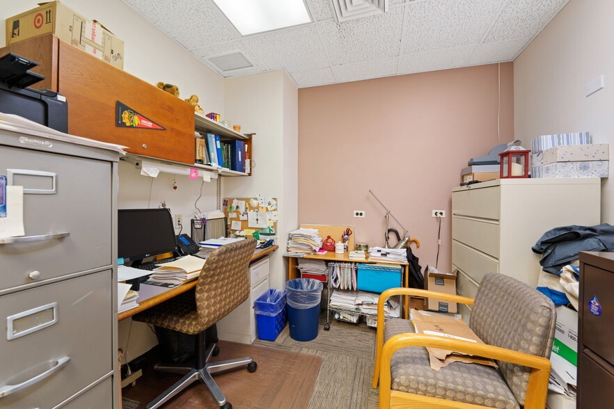 More Photos Of 50 E Washington St, Chicago Office For Sale