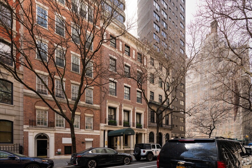 More Photos Of 110 E 71st St, New York Apartments For Lease