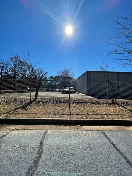 More Photos Of 260 Maxham Rd, Austell Auto Repair For Sale