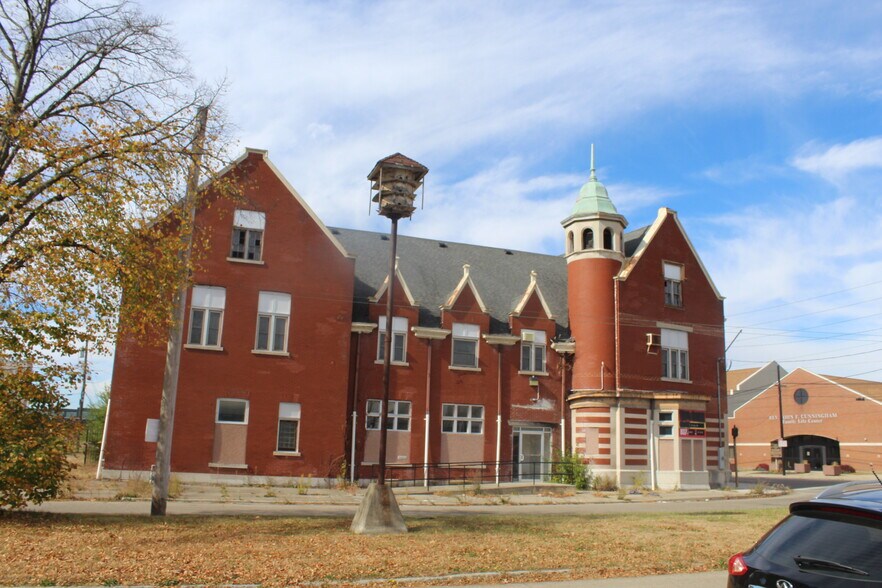 Primary Photo Of 1500 W 3rd St, Dayton Office For Sale