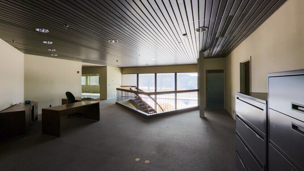 More Photos Of 2450 Marion Rd SE, Rochester Telecom Hotel Data Hosting For Lease