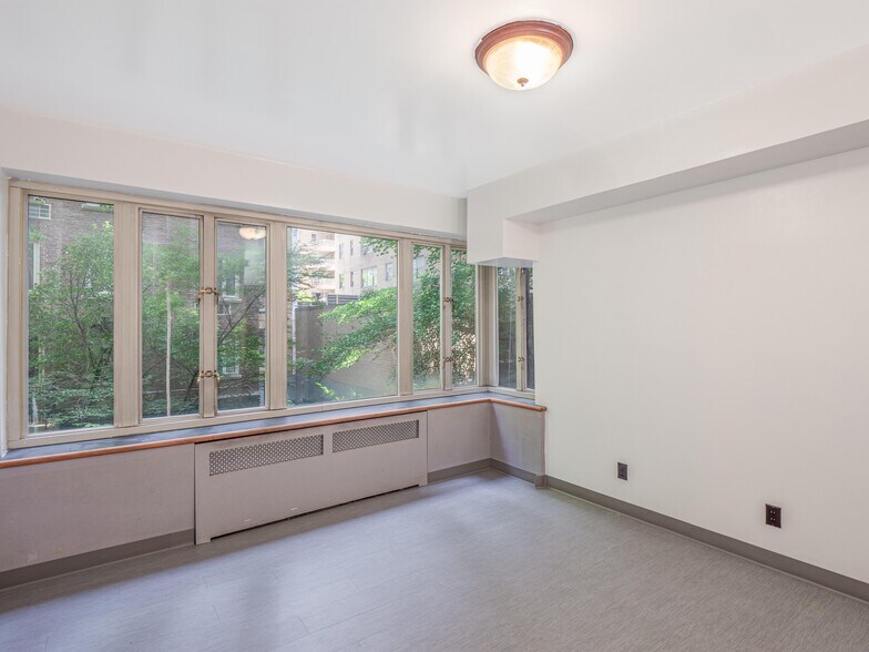 More Photos Of 35 E 35th St, New York Apartments For Lease