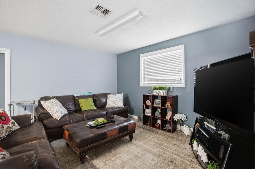 More Photos Of 16331 Cortez Blvd, Brooksville Self Storage For Sale
