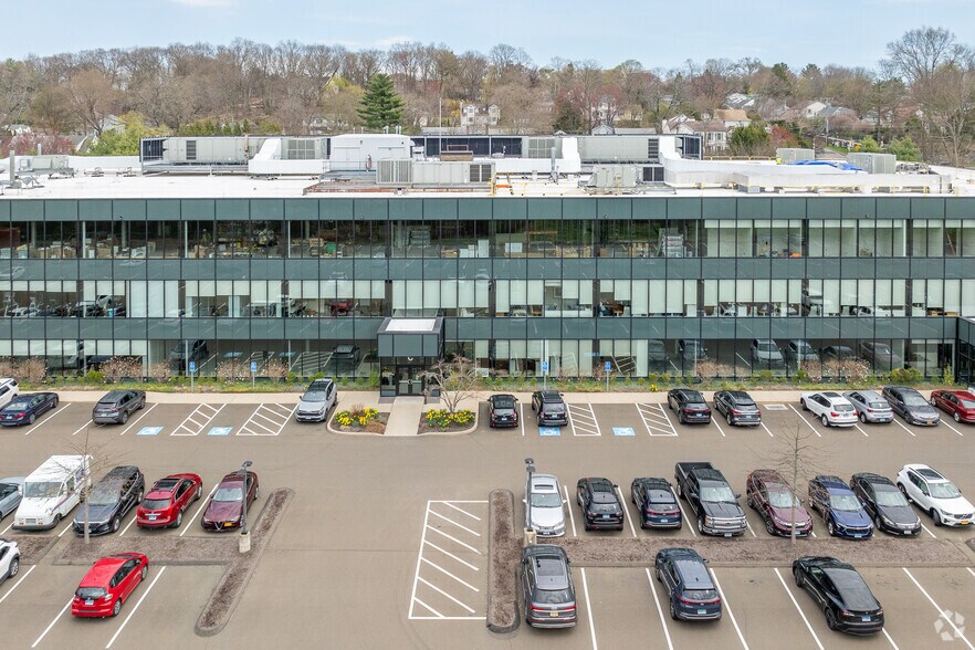 More Photos Of 260 Long Ridge Rd, Stamford Medical For Lease