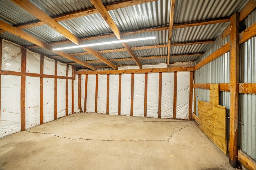 More Photos Of 401 W Simonds Rd, Seagoville Office For Sale