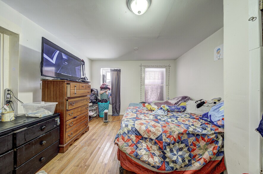 More Photos Of 137 William St, Newburgh Apartments For Sale