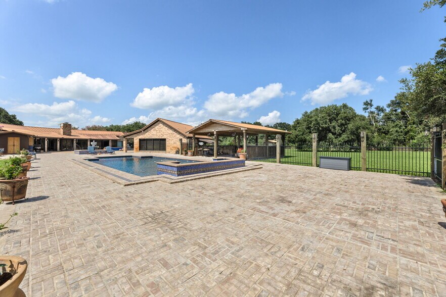 More Photos Of 1226 County Road 201A, Angleton Land For Sale