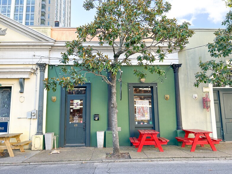 Primary Photo Of 69 St Michael St, Mobile Restaurant For Lease