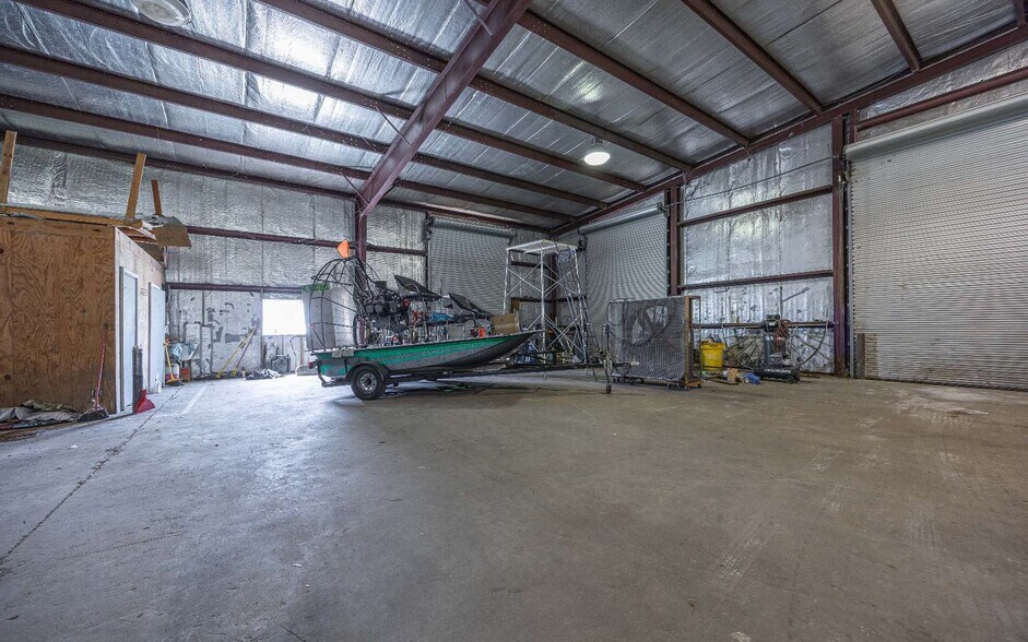 More Photos Of 6101 County Road 136, Live Oak Warehouse For Lease