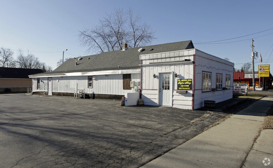 Primary Photo Of 24123 75th St, Salem Restaurant For Sale