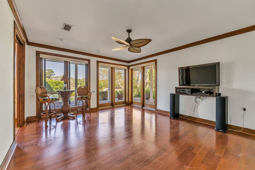 More Photos Of 43 Pool Rd, Richards Specialty For Sale