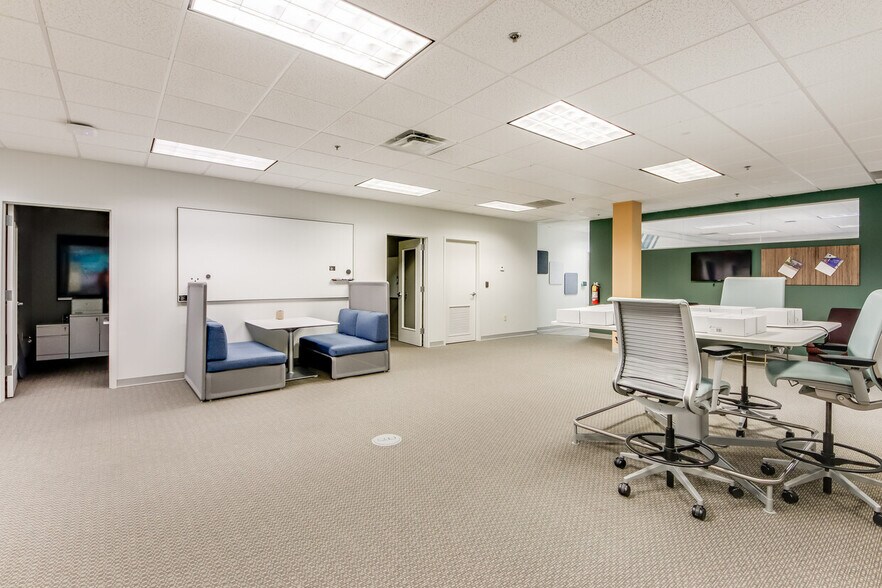 More Photos Of 10700 Abbotts Bridge Rd, Johns Creek General Retail For Lease