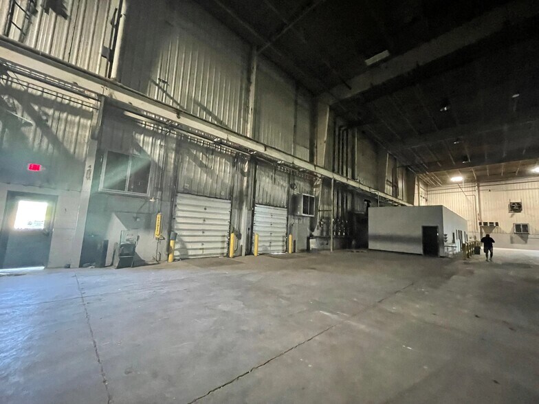 More Photos Of 901 E Main St, Warsaw Warehouse For Lease