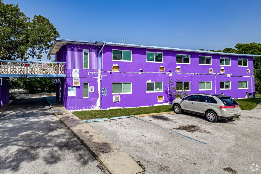 More Photos Of 825 NW 27th Ave, Fort Lauderdale Hotel For Sale