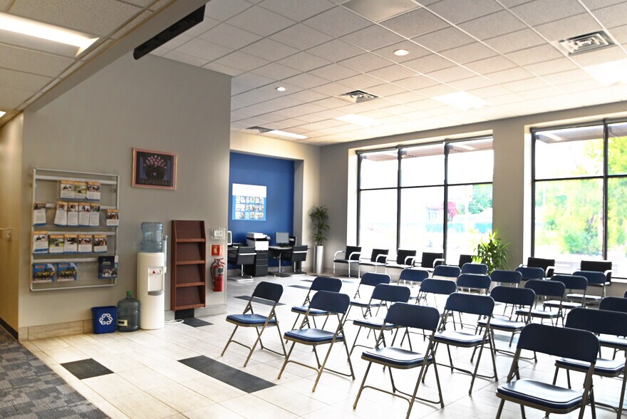 More Photos Of 1730 W North Ave, Milwaukee Medical For Sale