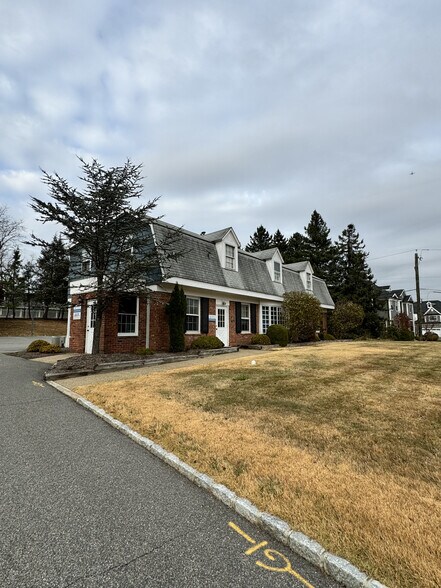 More Photos Of 736 Mountain Blvd, Watchung Medical For Sale