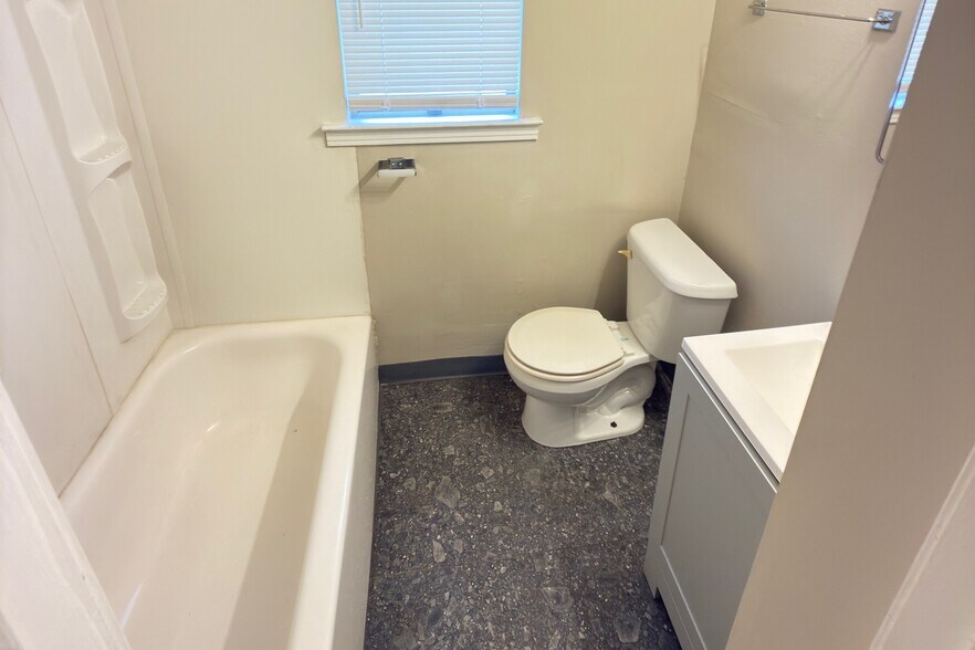 More Photos Of 737 Court Ave, Memphis Apartments For Sale