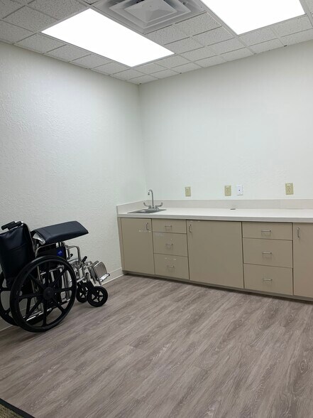 More Photos Of 35801-36091 US Hwy 19 N, Palm Harbor Freestanding For Lease