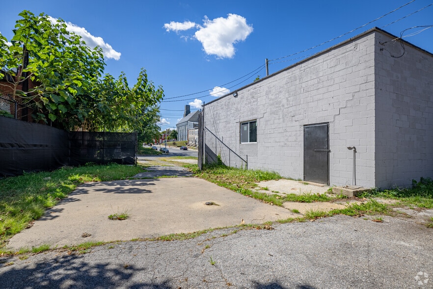 More Photos Of 2441 W Baltimore St, Baltimore Warehouse For Lease