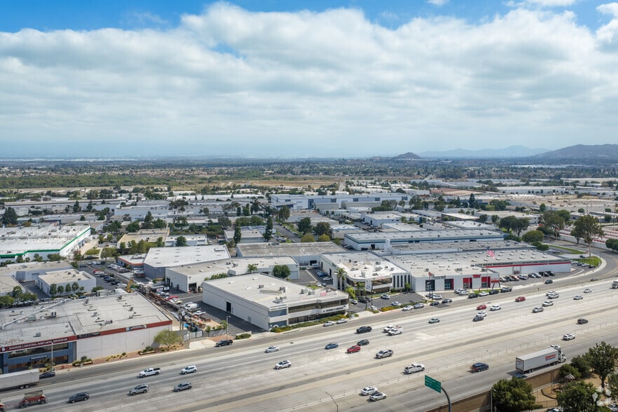 More Photos Of 1611 W Pomona Rd, Corona Unknown For Lease