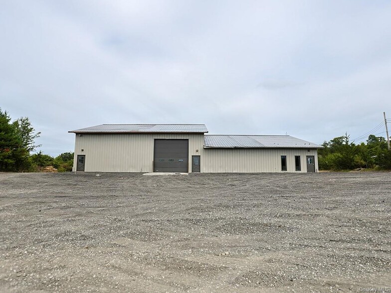 Primary Photo Of 10 Industrial Dr, Florida Warehouse For Lease