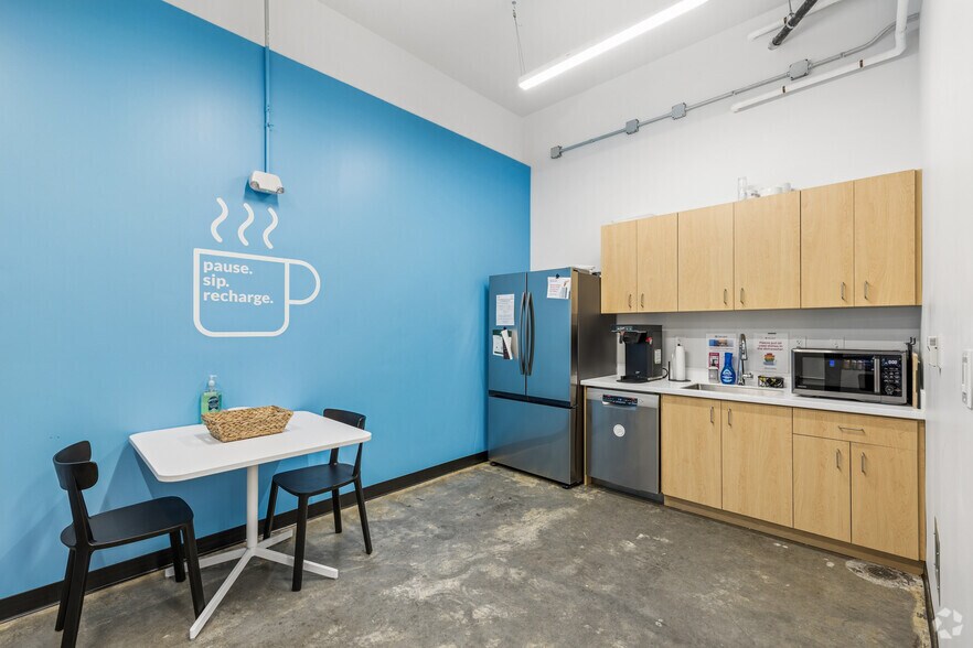 More Photos Of 204 12th St, Des Moines Office For Lease