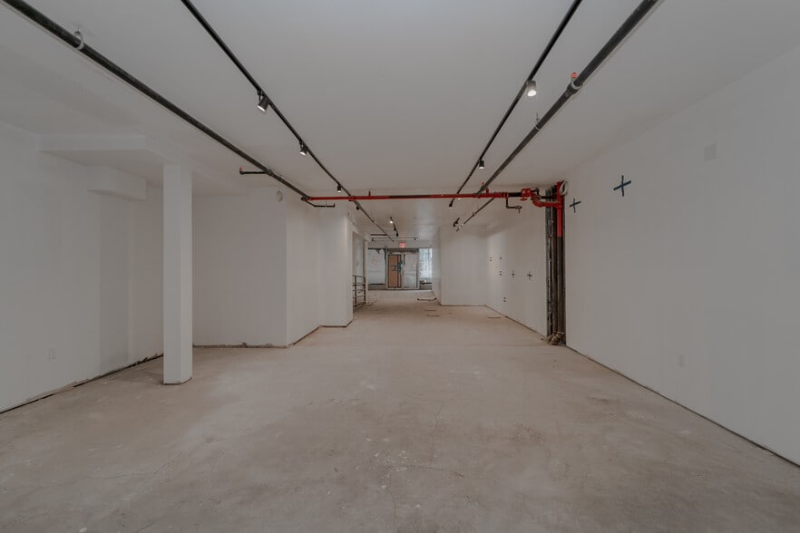 More Photos Of 131 W 14th St, New York Storefront Retail Residential For Lease