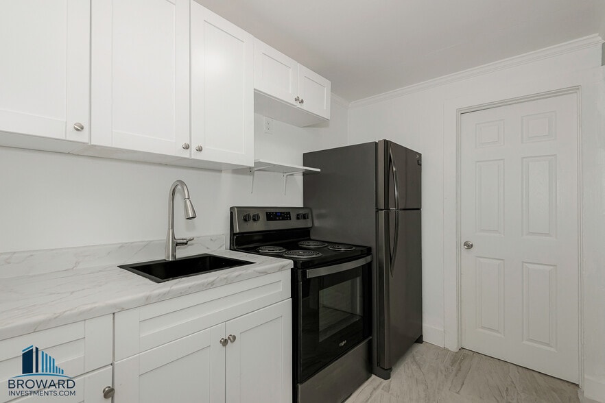 More Photos Of 224 SW 15th St, Dania Beach Apartments For Sale