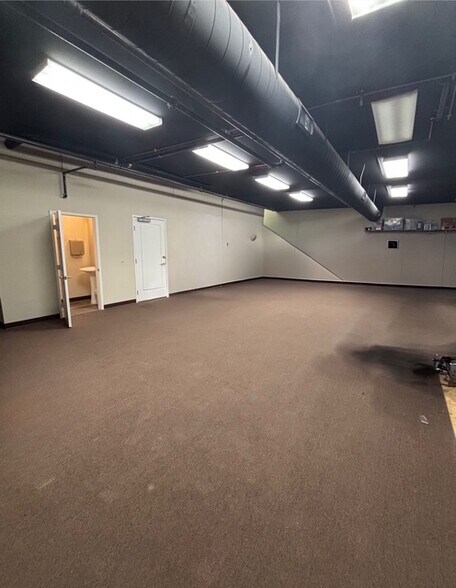 More Photos Of 41663 Date St, Murrieta Service For Lease