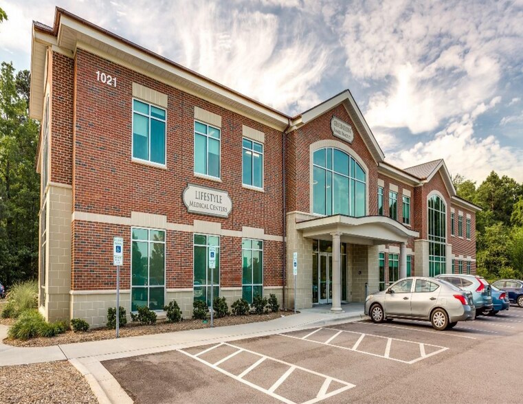 Primary Photo Of 1021 Darrington Dr, Cary Medical For Lease
