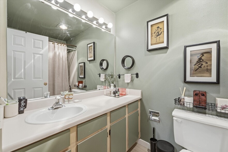 More Photos Of 8320 Lake City Way NE, Seattle Apartments For Sale