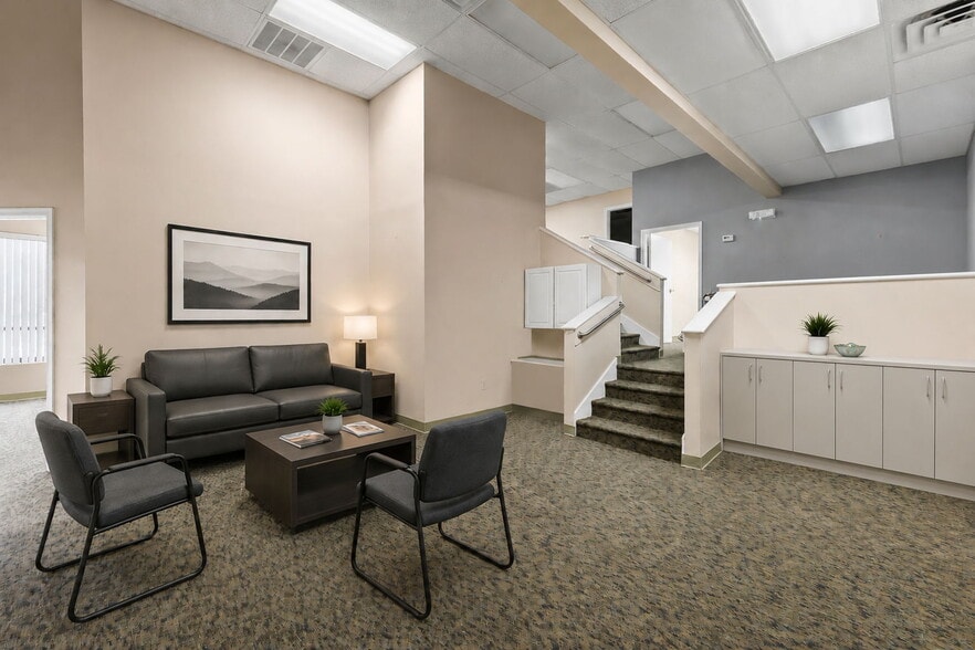 More Photos Of 900 SE Ocean Blvd, Stuart Medical For Sale