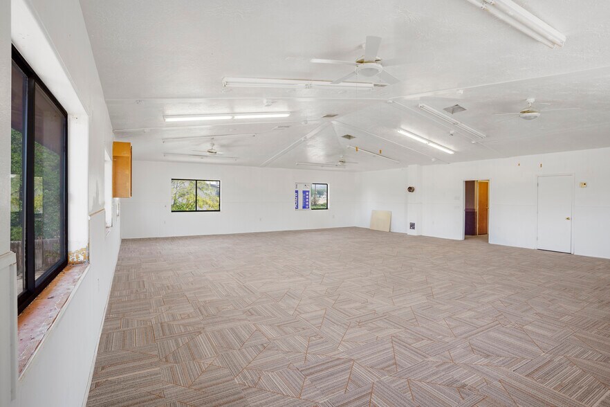 More Photos Of 140 Central St, Colorado City Office For Sale