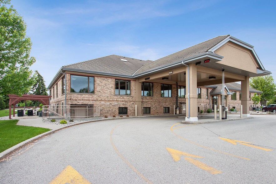 More Photos Of 2450 Witzel Ave, Oshkosh Office For Sale