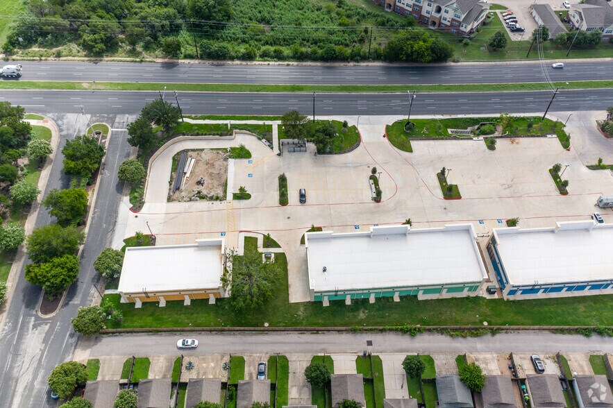 More Photos Of 709 E Slaughter Ln, Austin Unknown For Lease