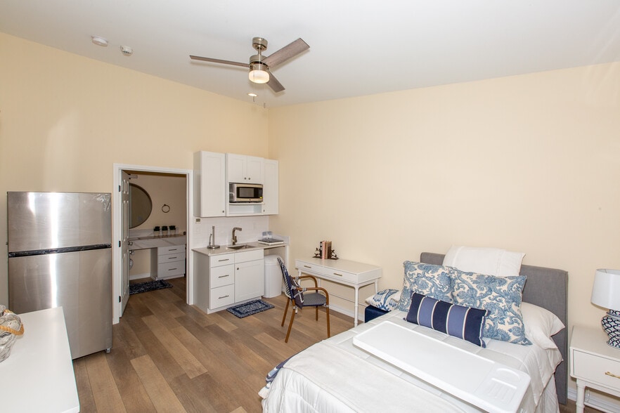 More Photos Of 1113 & 1117 E Gurley St, Prescott Rehabilitation Center For Sale