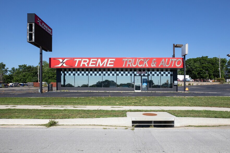 More Photos Of 13100 S Us-71 Hwy, Grandview Auto Dealership For Sale