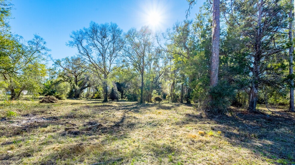 More Photos Of SE Helvenston St., Live Oak Land For Sale